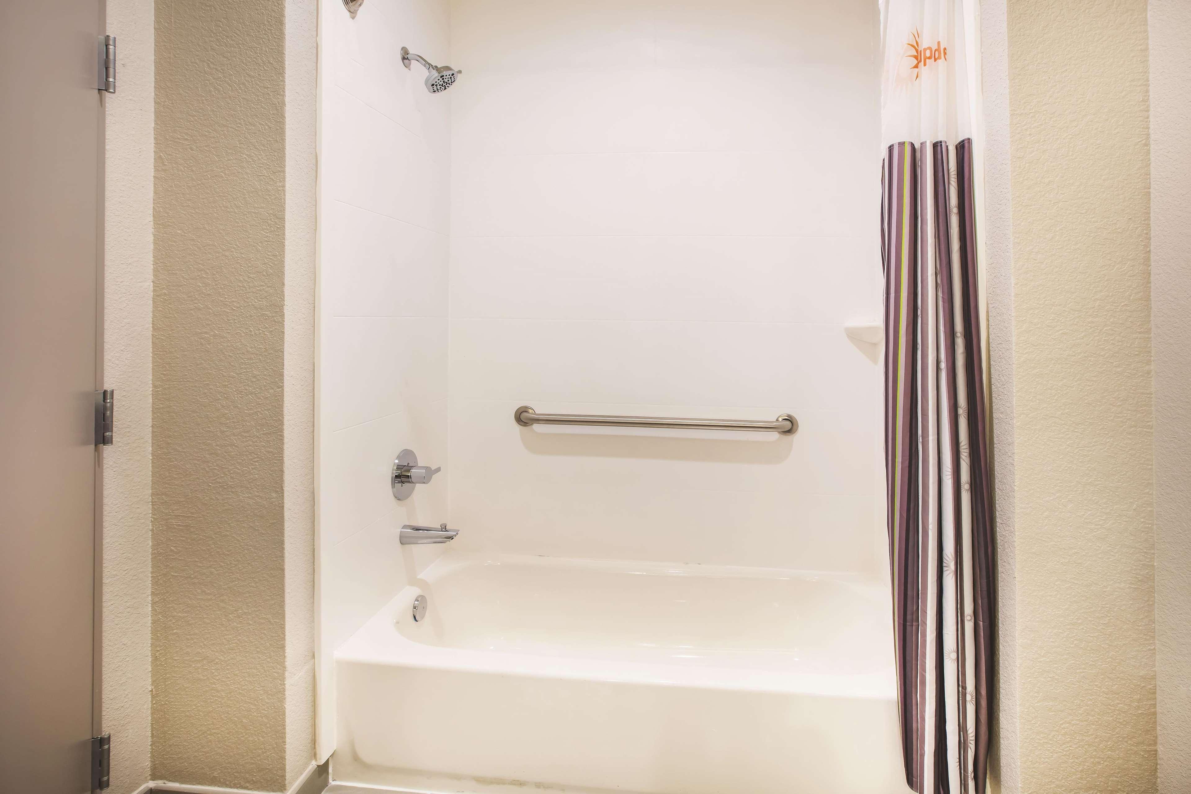 Hotel La Quinta By Wyndham Dallas Plano - 3*